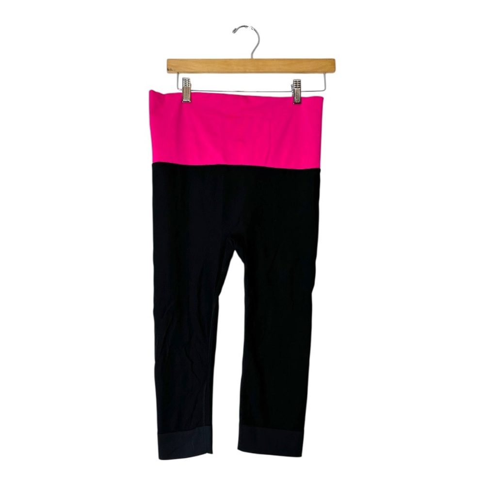 Athletic Essentials Black & Hot Pink Capri Leggings Size Medium Yoga Athleisure